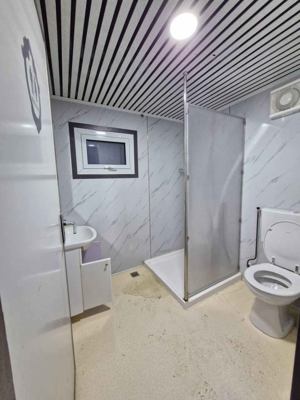 Douche-unit + 120 liter boiler
