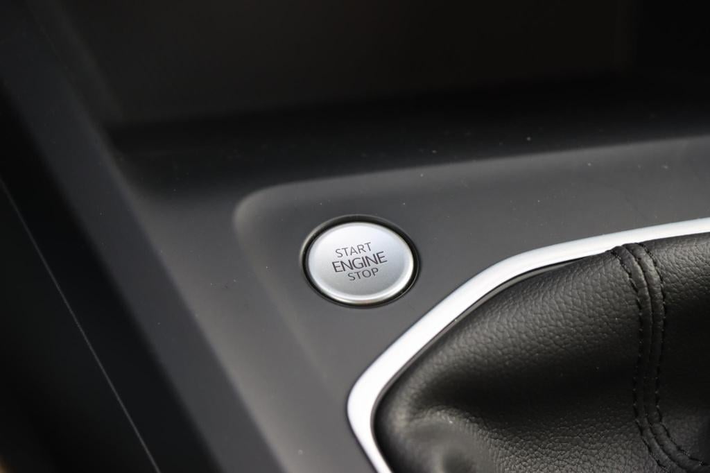 Volkswagen Golf 1.5 tsi life 130pk