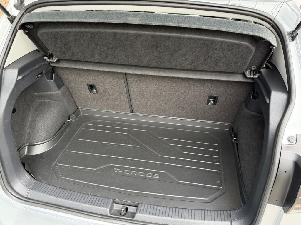 Volkswagen T-cross 1.0 tsi 115pk style | led | 4-season | climate | adap. c