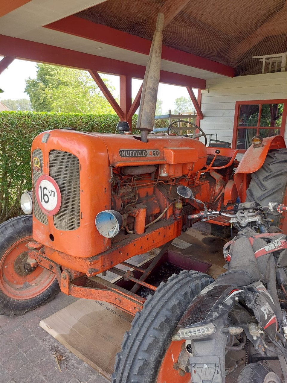 Nette Nuffield 460