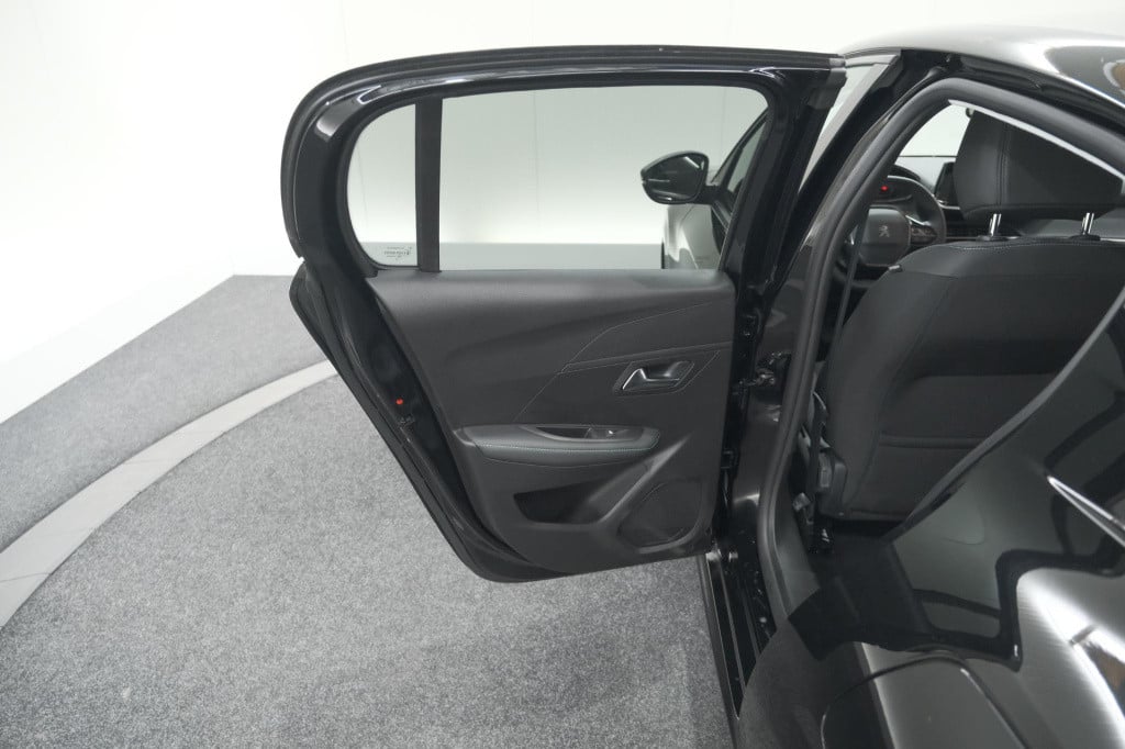 Peugeot 208 puretech 100 allure pack | camera | apple carplay | stoelverwar
