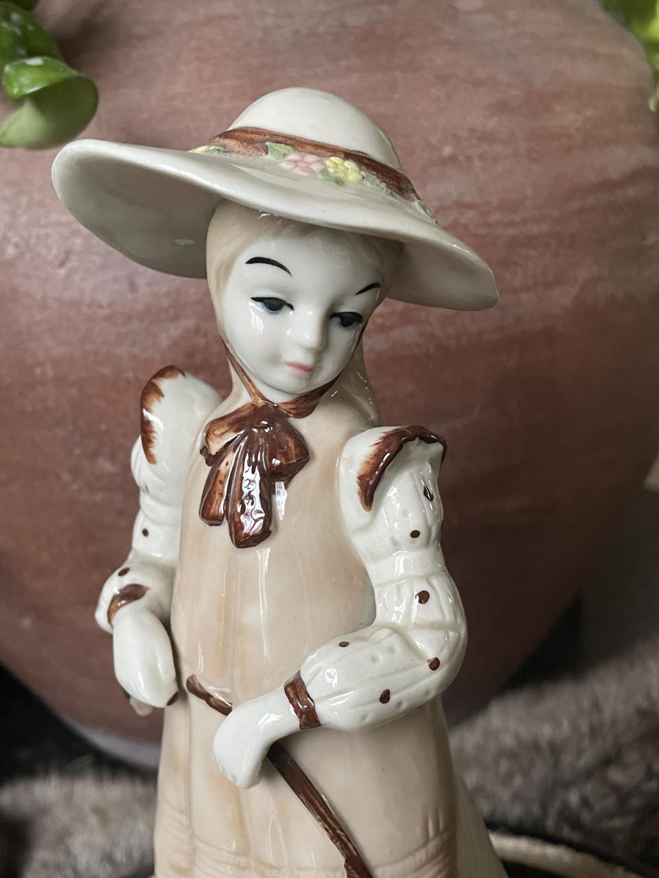 Vintage porseleinen beeldje