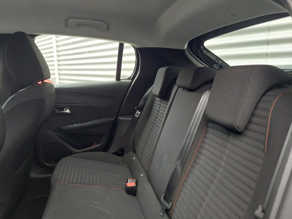 Peugeot 208 1.2 active pack navi/airco/lmv