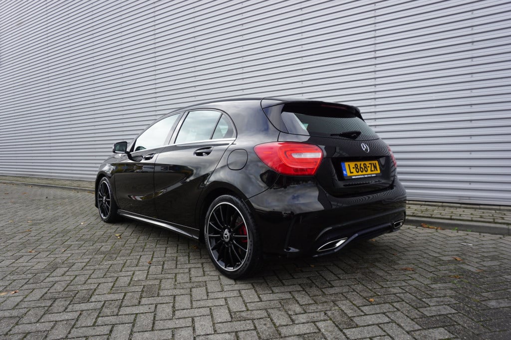 Mercedes-Benz A-Klasse 250 sport airco / navi / carplay / stoelverw. / crui