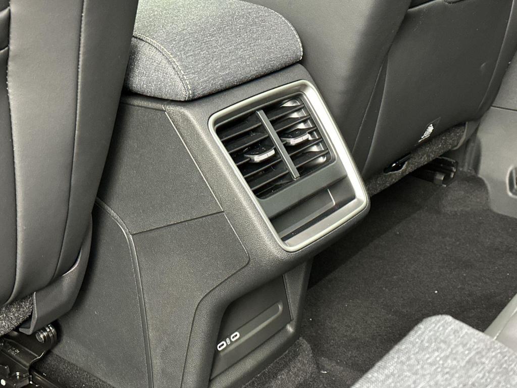 Skoda Elroq business edition tour elektromotor 210 kw / 286 pk