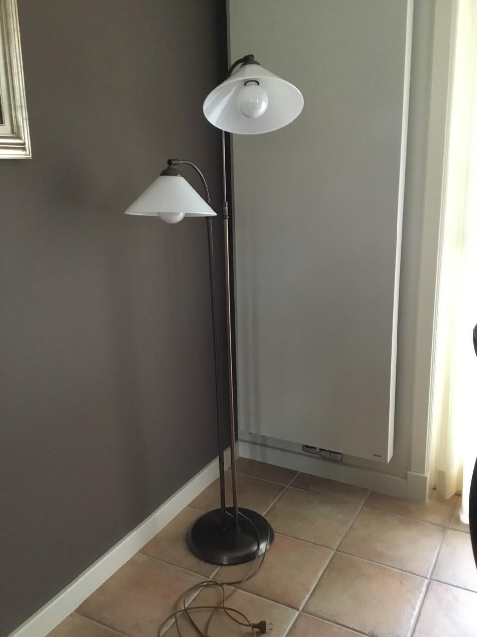 Vloerlamp.  Brons.