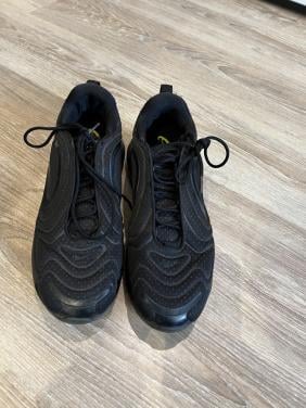 Nike air 720 zwart maat 47