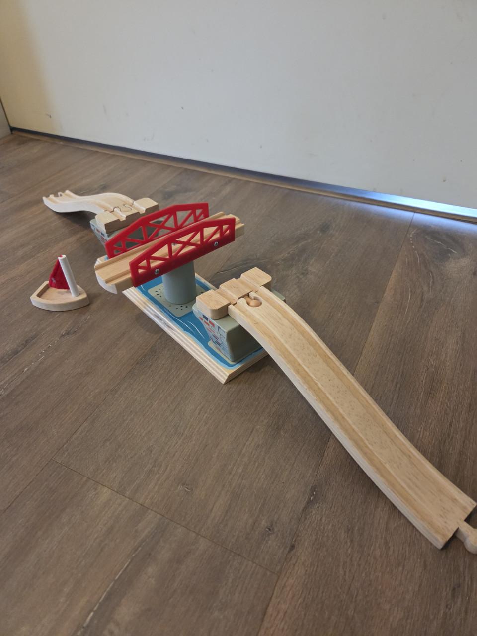 Houten trein draaibrug