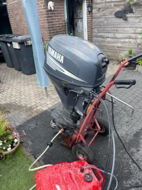 Yamaha 25 en yamaha 8 en mercury