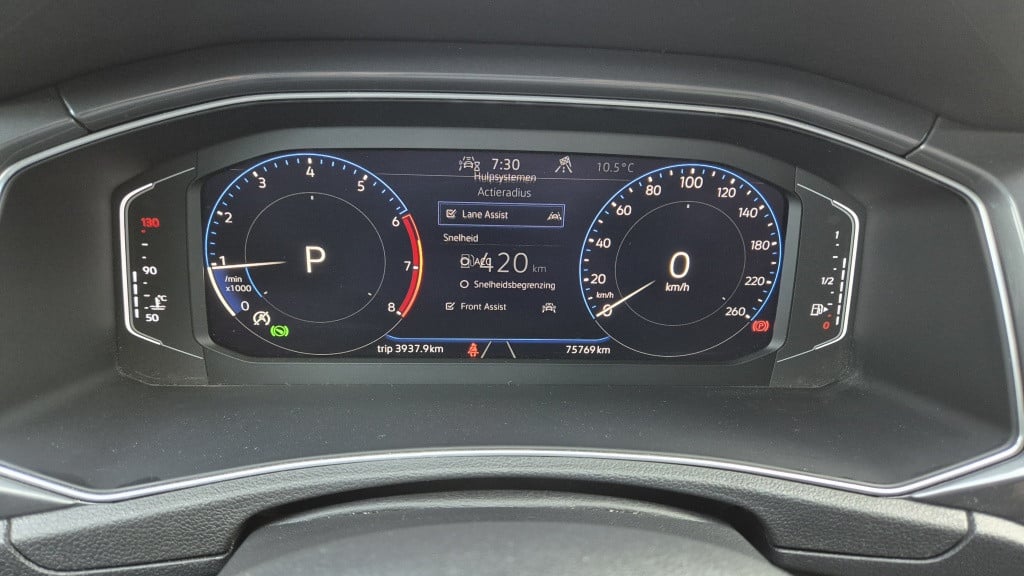 Volkswagen T-roc 1.5 tsi sport*navi*clima*led*lane ass*vitrual*18 inch*auto