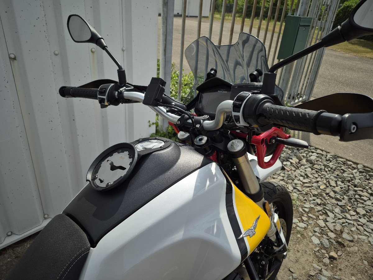 Moto Guzzi V85TT uit 2019