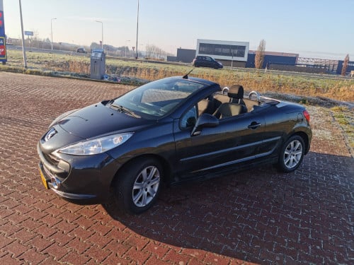 Nette Cabrio Peugeot 207 Nieuwe APK tot maart 2026