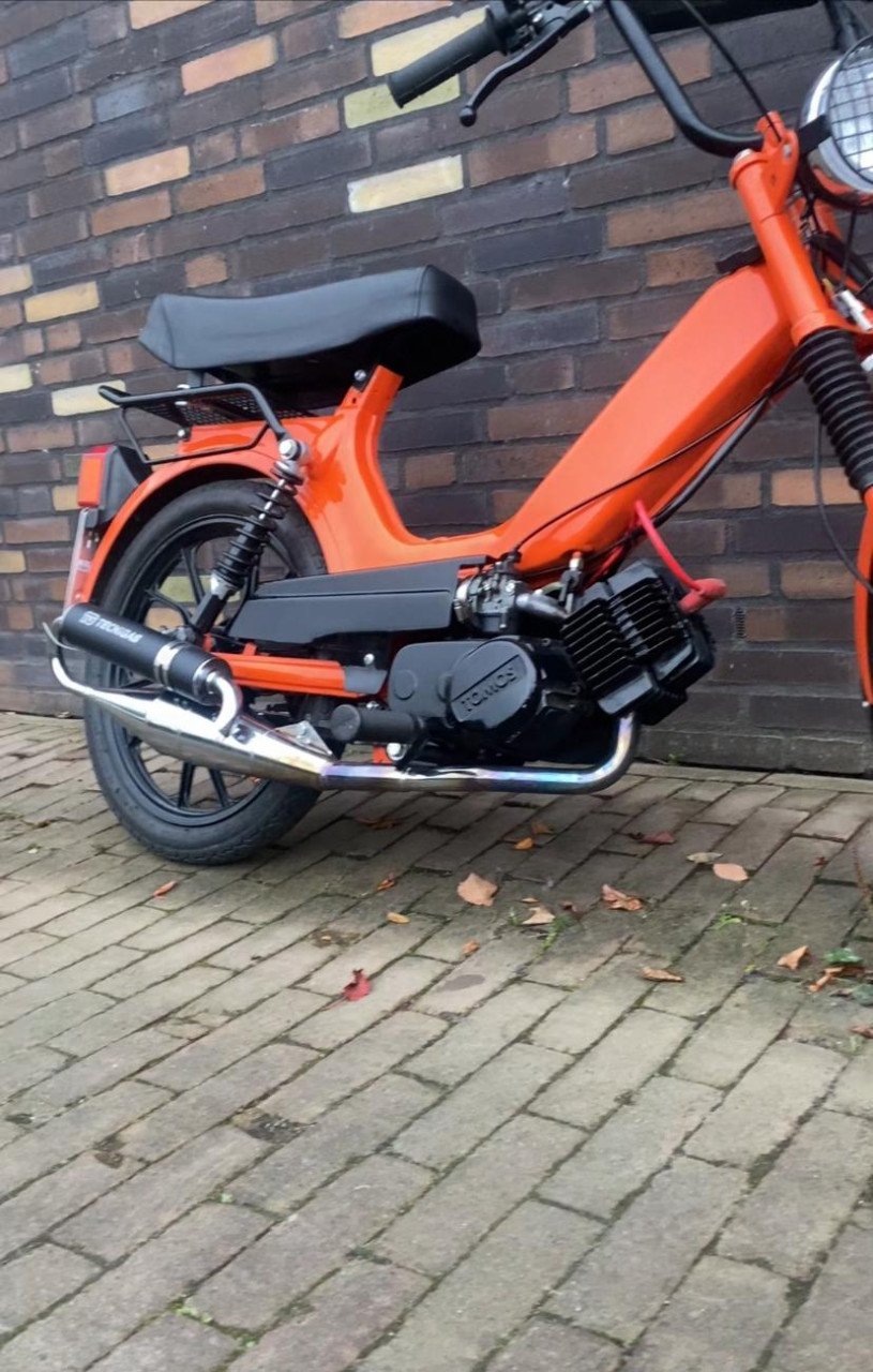 Tomos