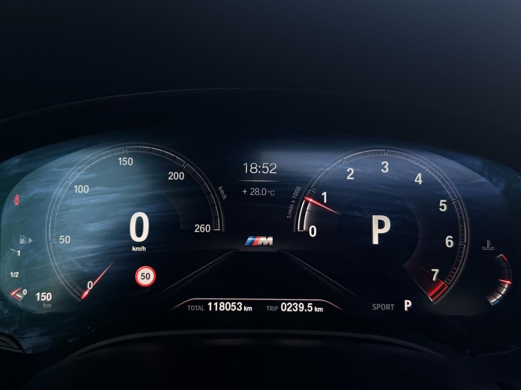 BMW 5 Serie 540i xdrive high executive m-sport | acc | leder | harman / kar
