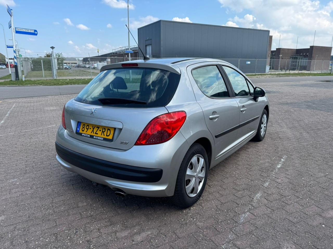 Peugeot 207 bj 2007  1600 euro