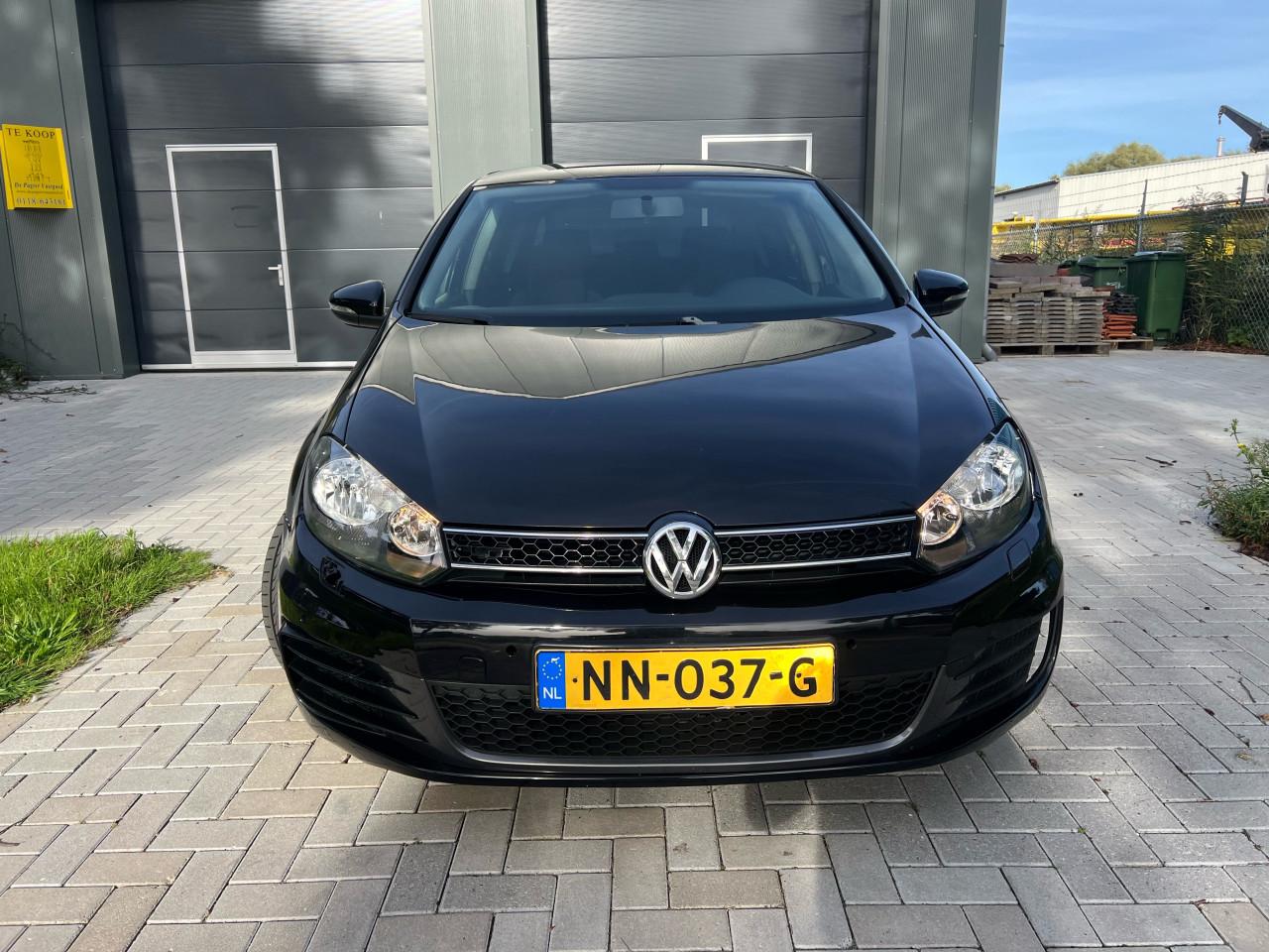 Volkswagen Golf 1.4TSI Highline black on black
