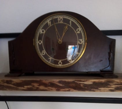 Staande antieke klok €15,-