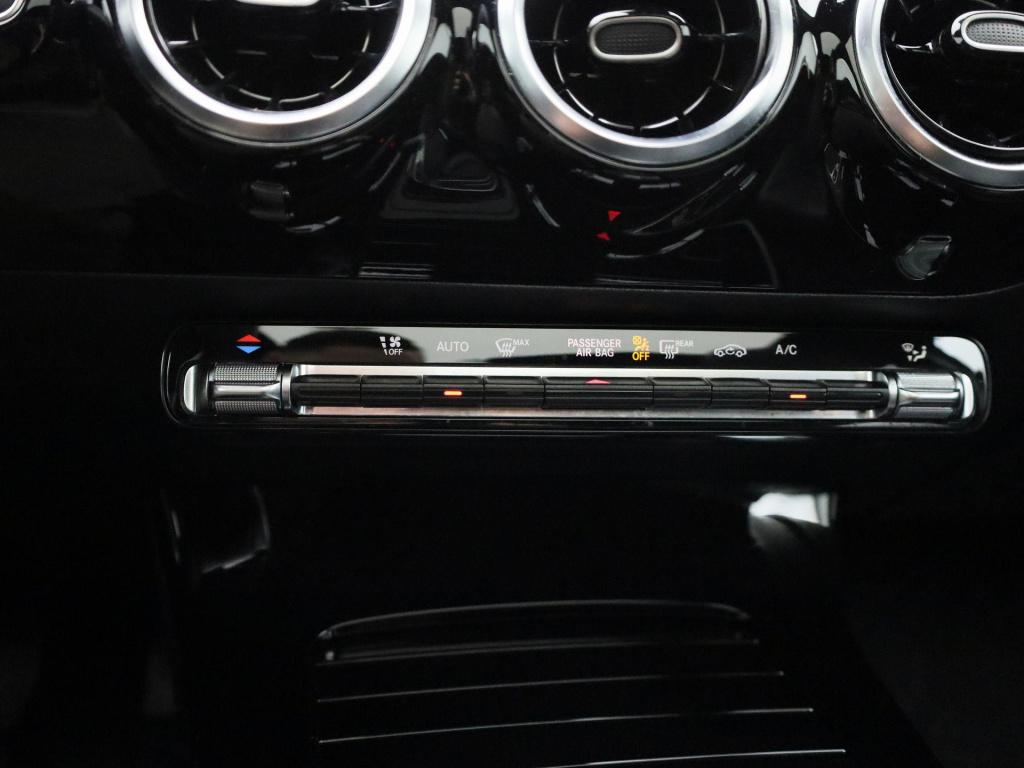 Mercedes-Benz A-Klasse 180 business line | automaat | panorama dak | leder 