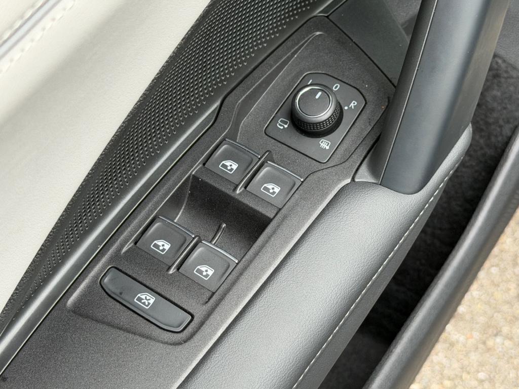 Volkswagen Tiguan 1.5 ehybrid elegance | trekhaak | 360 camera | dode hoek 