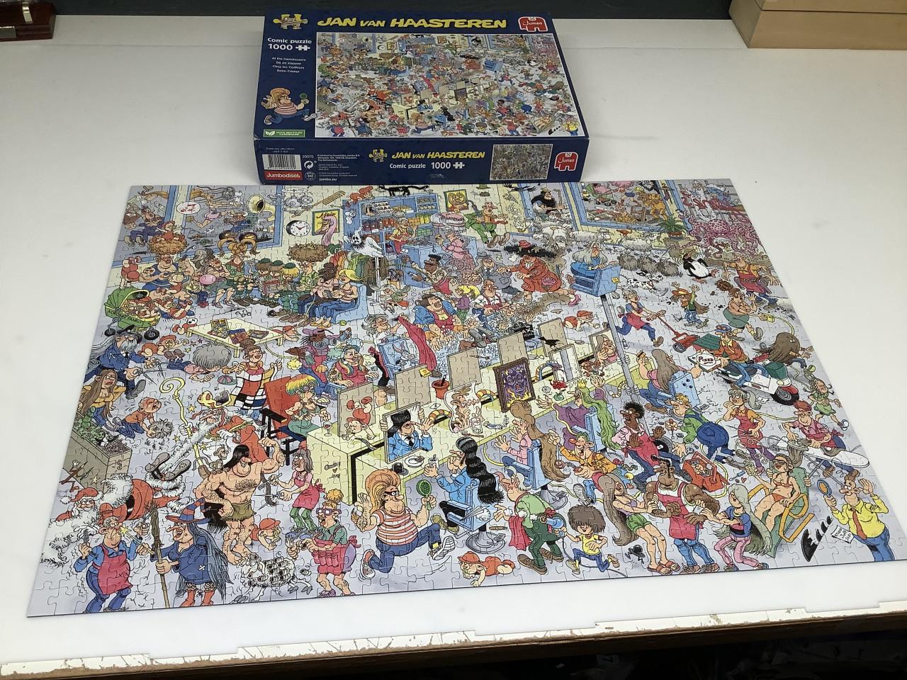 2 Jan van Haasteren puzzels van 1000 stukjes. €10 per stuk.