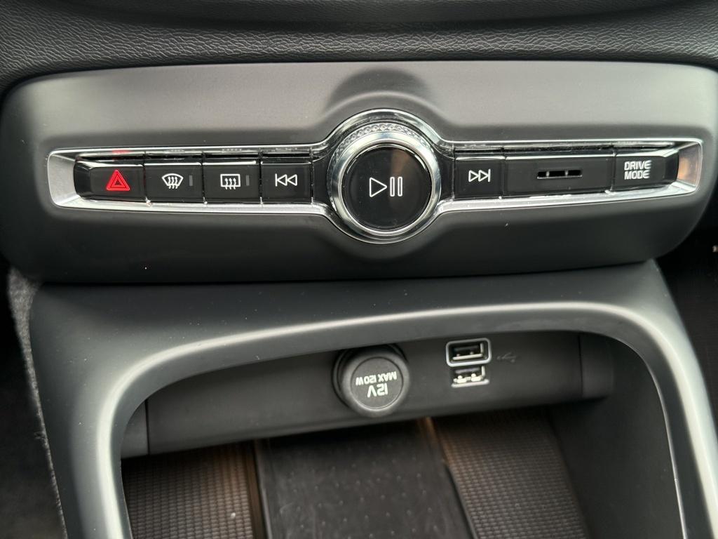 Volvo XC40 t5 262pk recharge ultimate dark | adap.cruise| panodak| trekhaak