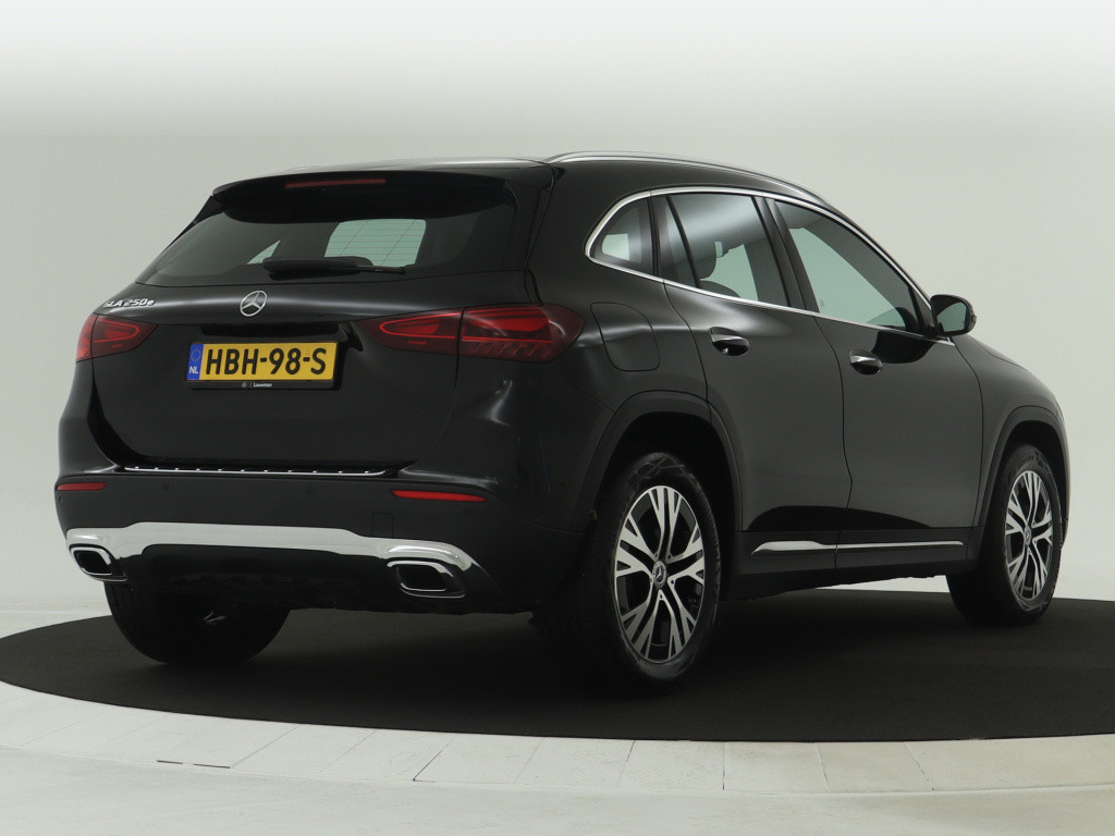 Mercedes-Benz Gla-klasse 250 e face lift plug-in hybride | dodehoek assist 