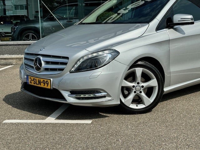Mercedes-Benz B-Klasse 180 ambition l leder twin l airco l becker map pilot