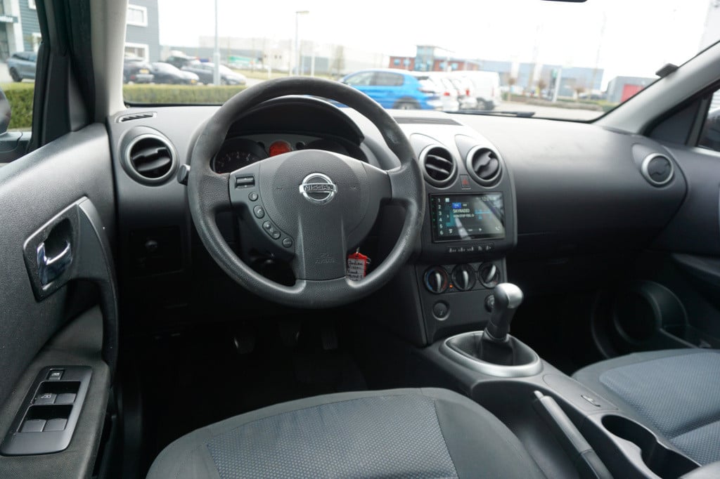 Nissan Qashqai 1.6 visia airco / elektr. ramen / trekhaak