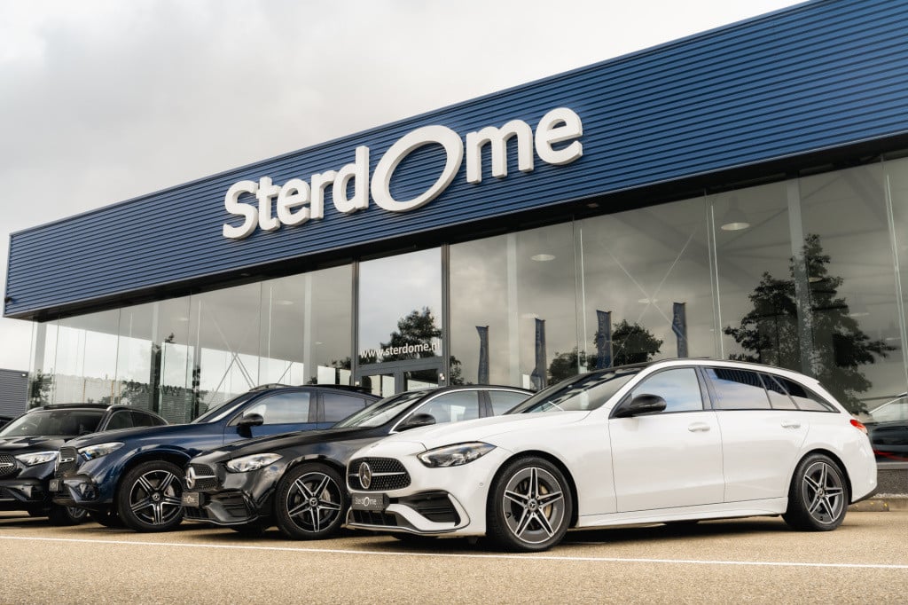 Mercedes-Benz A-Klasse 250 e business solution amg limited l mbux l camera 