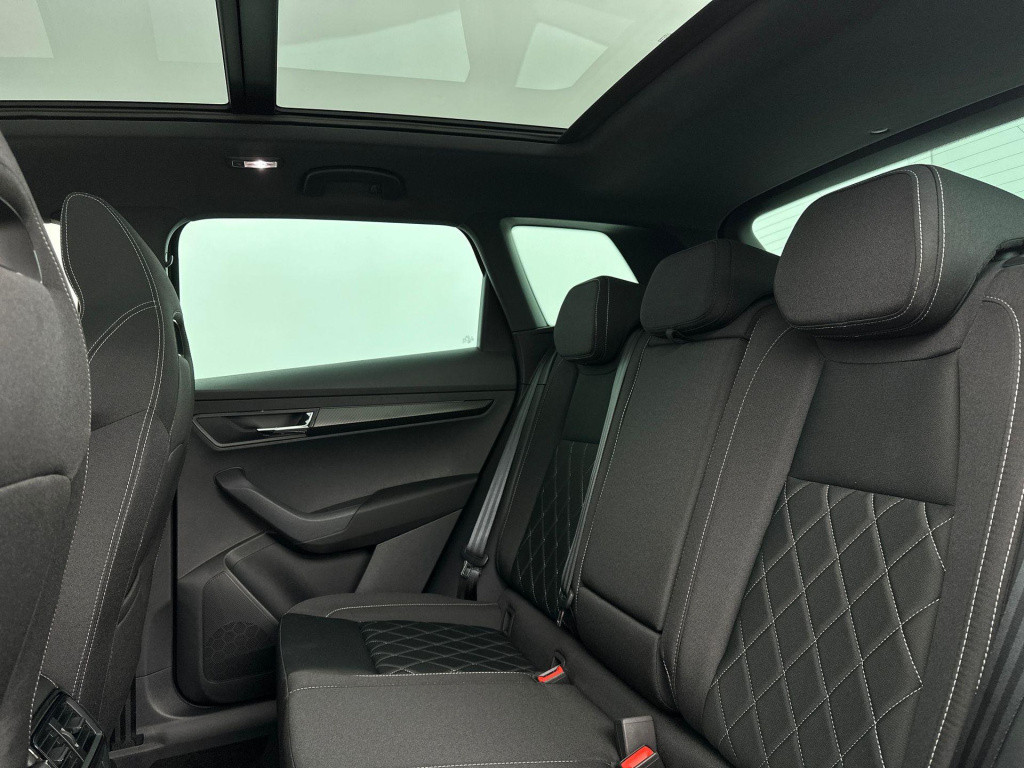 Skoda Karoq 1.5 tsi act sportline business panoramadak - trekhaak