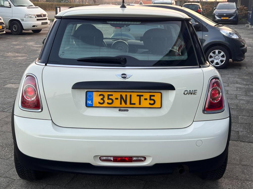 Mini One mini 1.6 minimalist business line, airco, lm-velgen enz.