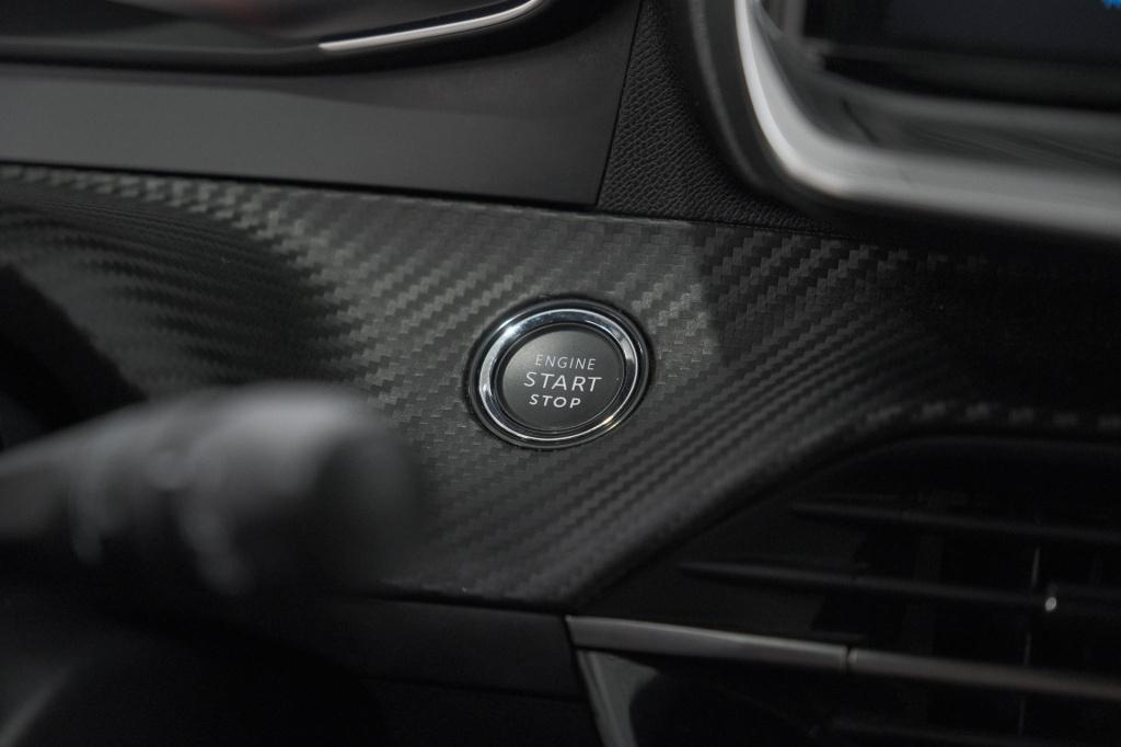 Peugeot 2008 1.2 hybrid 136 allure | 360 camera | adaptieve cruise control 