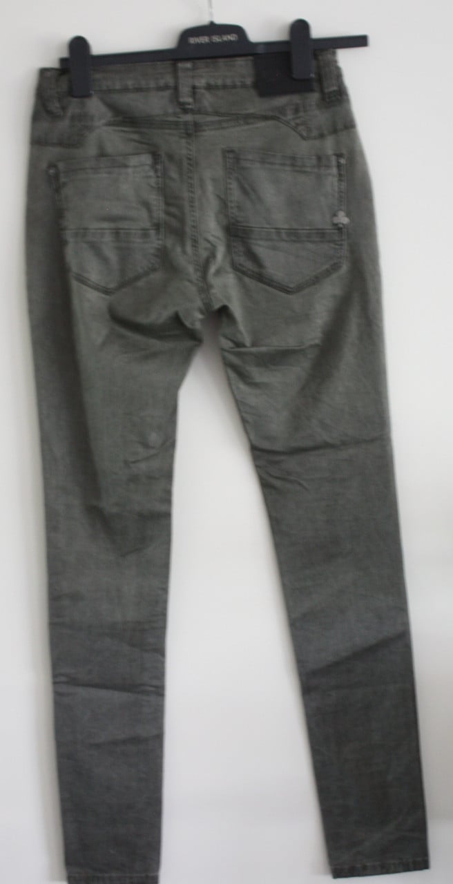 Nieuwe groen grijze broek met bewerkte zaken  maat 34