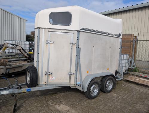 1,5 paardentrailer Waco