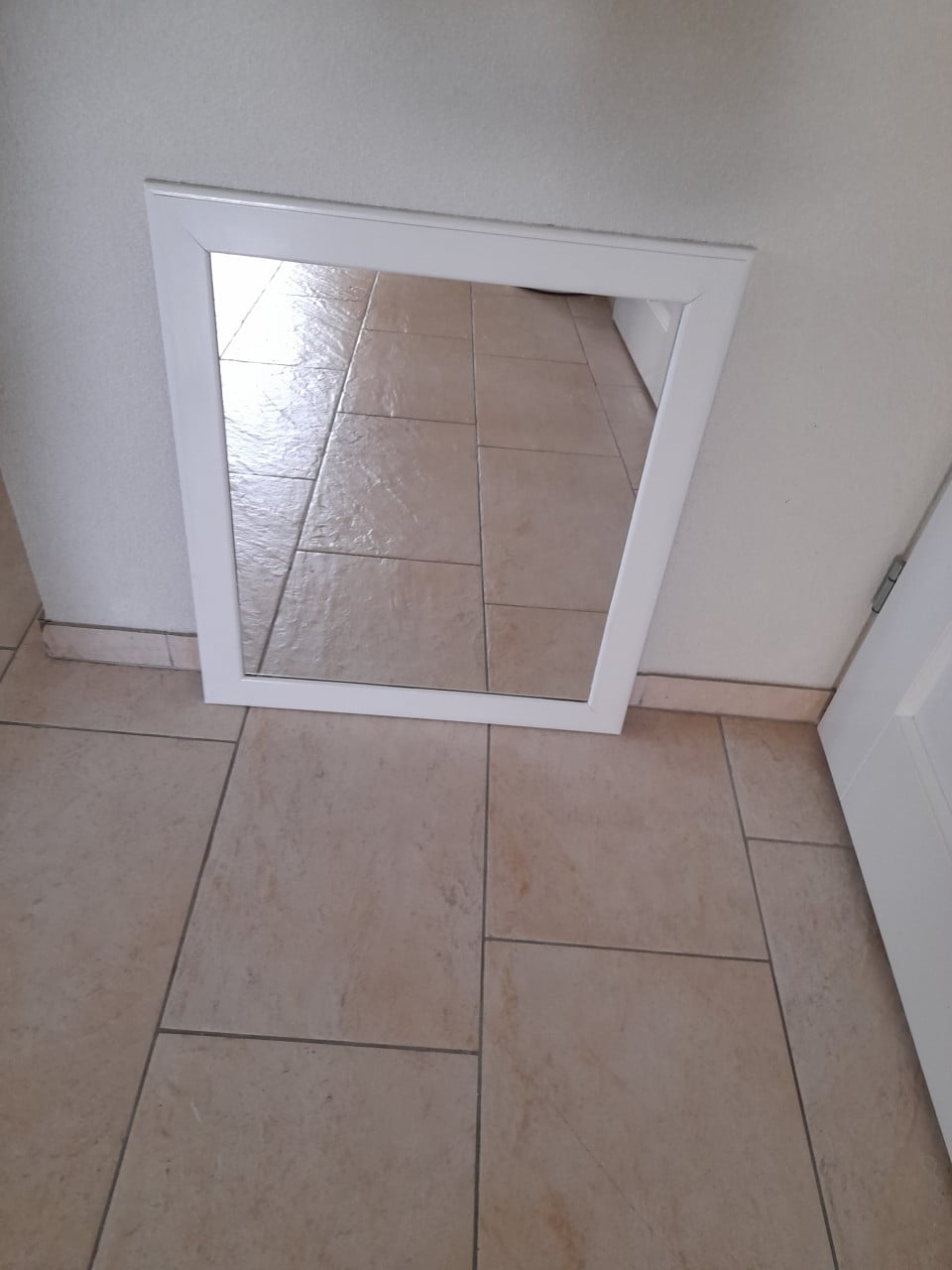 Spiegel 59 x 67  (in goede nette staat)