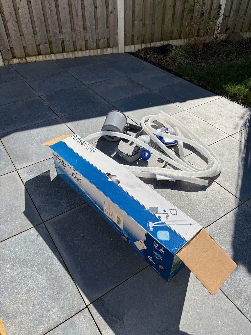 Flowclear schoonmaakset zwembad.