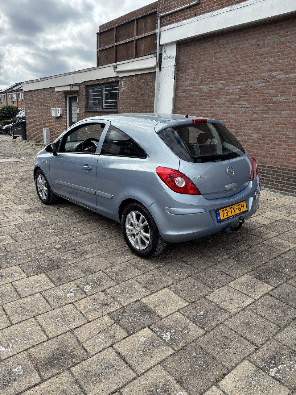 Opel corsa met een voljaar apk!