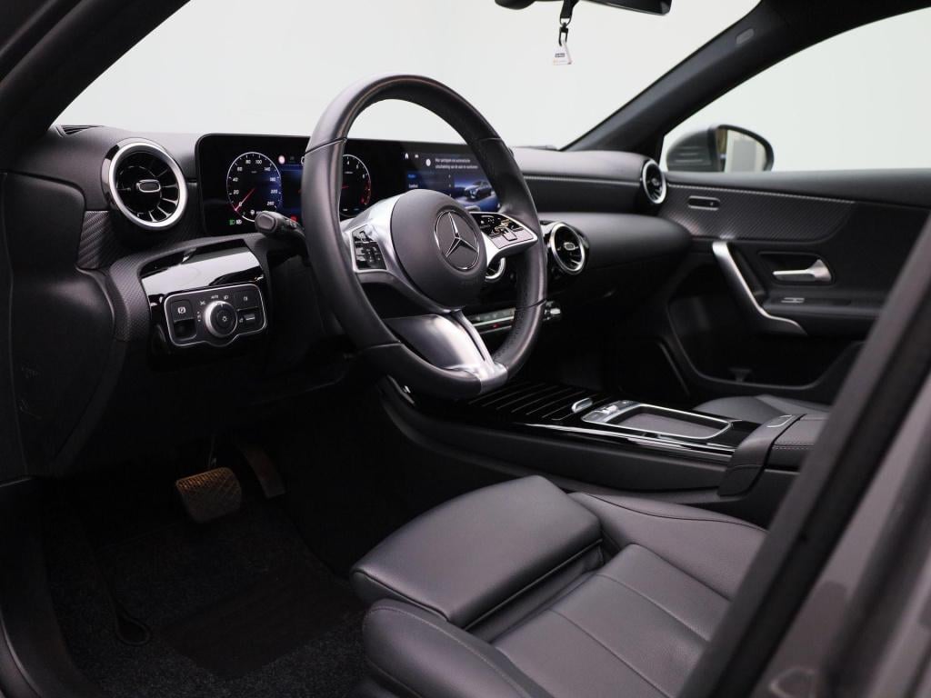 Mercedes-Benz A-Klasse 180 business line | automaat | panorama dak | leder 