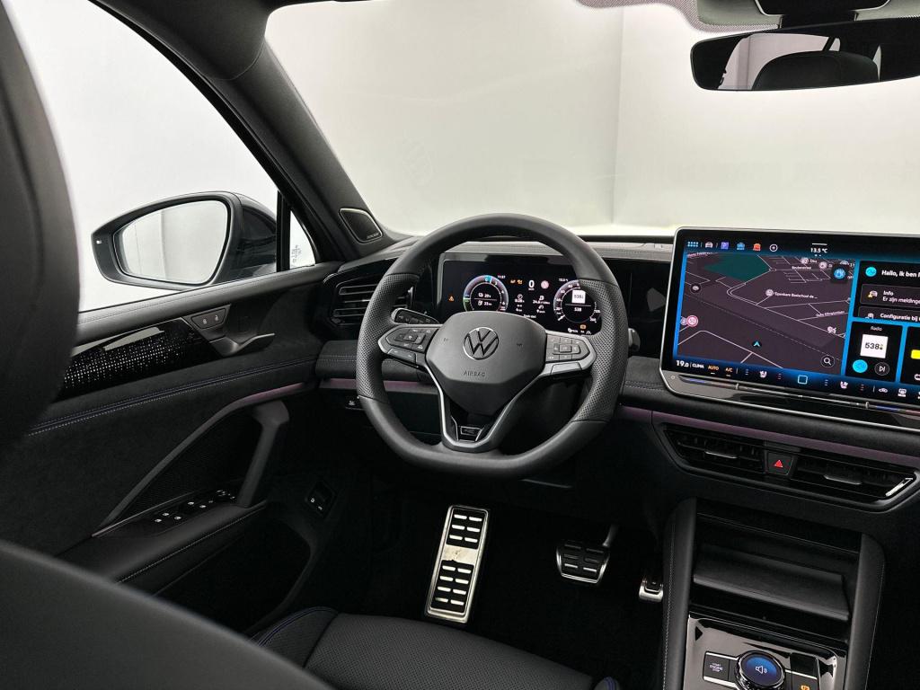 Volkswagen Tiguan r-line edition 272 plug in hybride black style pakket