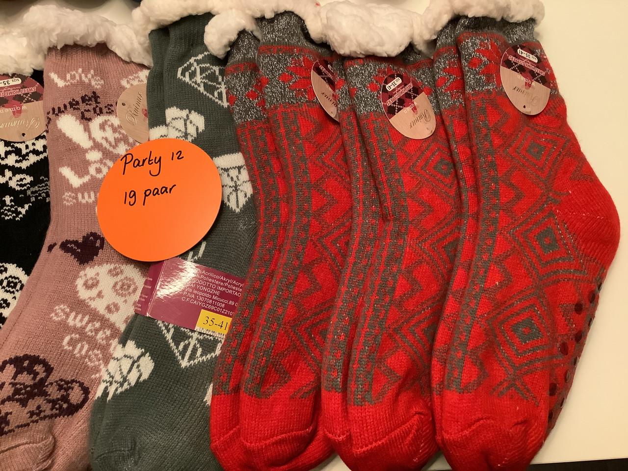 Partij warme dames fluffy huissokken. (Partij 12)