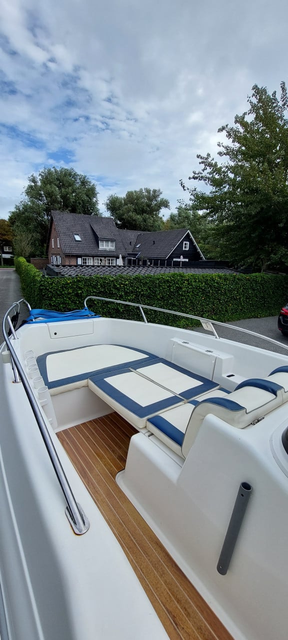 QuickSilver Commander 500 met 4takt 50 pk mercury buitenboord motor