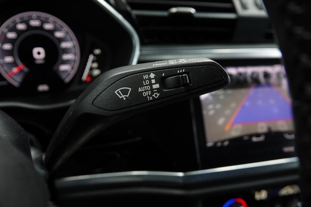 Audi Q3 35 tfsi s edition | pano | camera | stoelverw. |