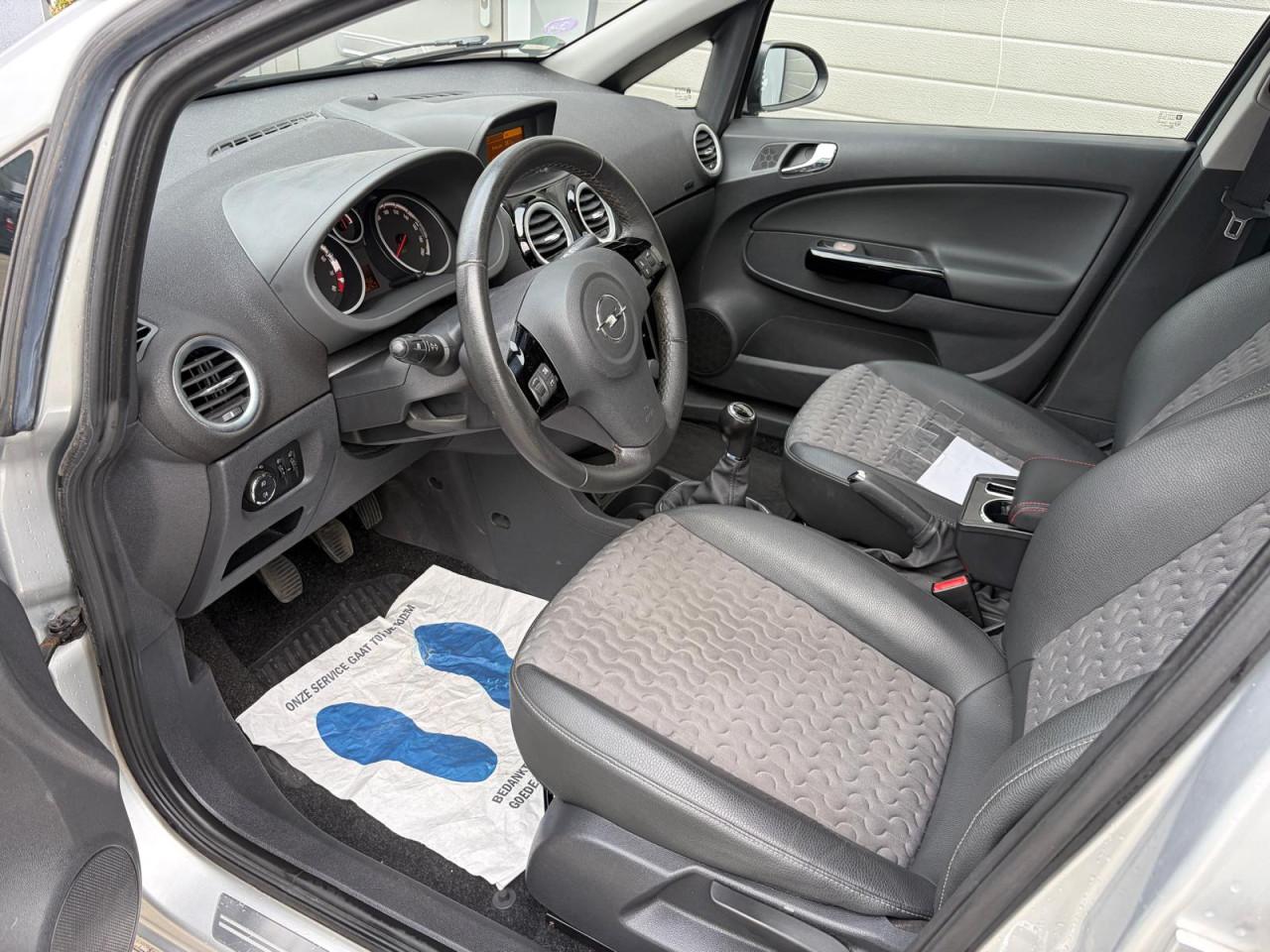 Opel Corsa 1.4-16V Cosmo