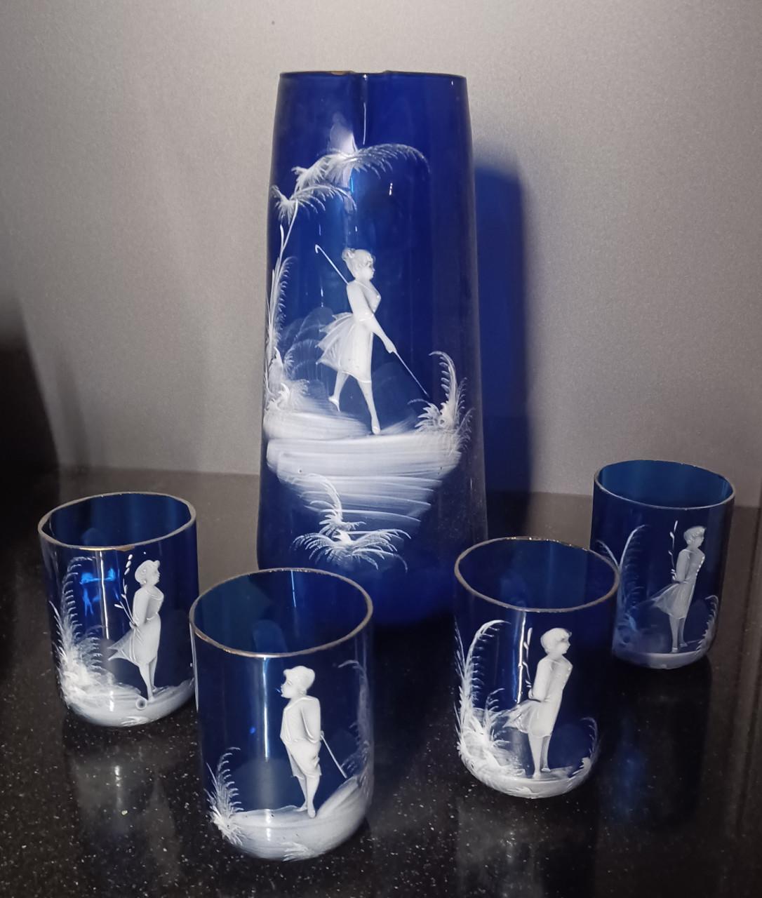 Mary Gregory glazen schenkkan met 4 mokken