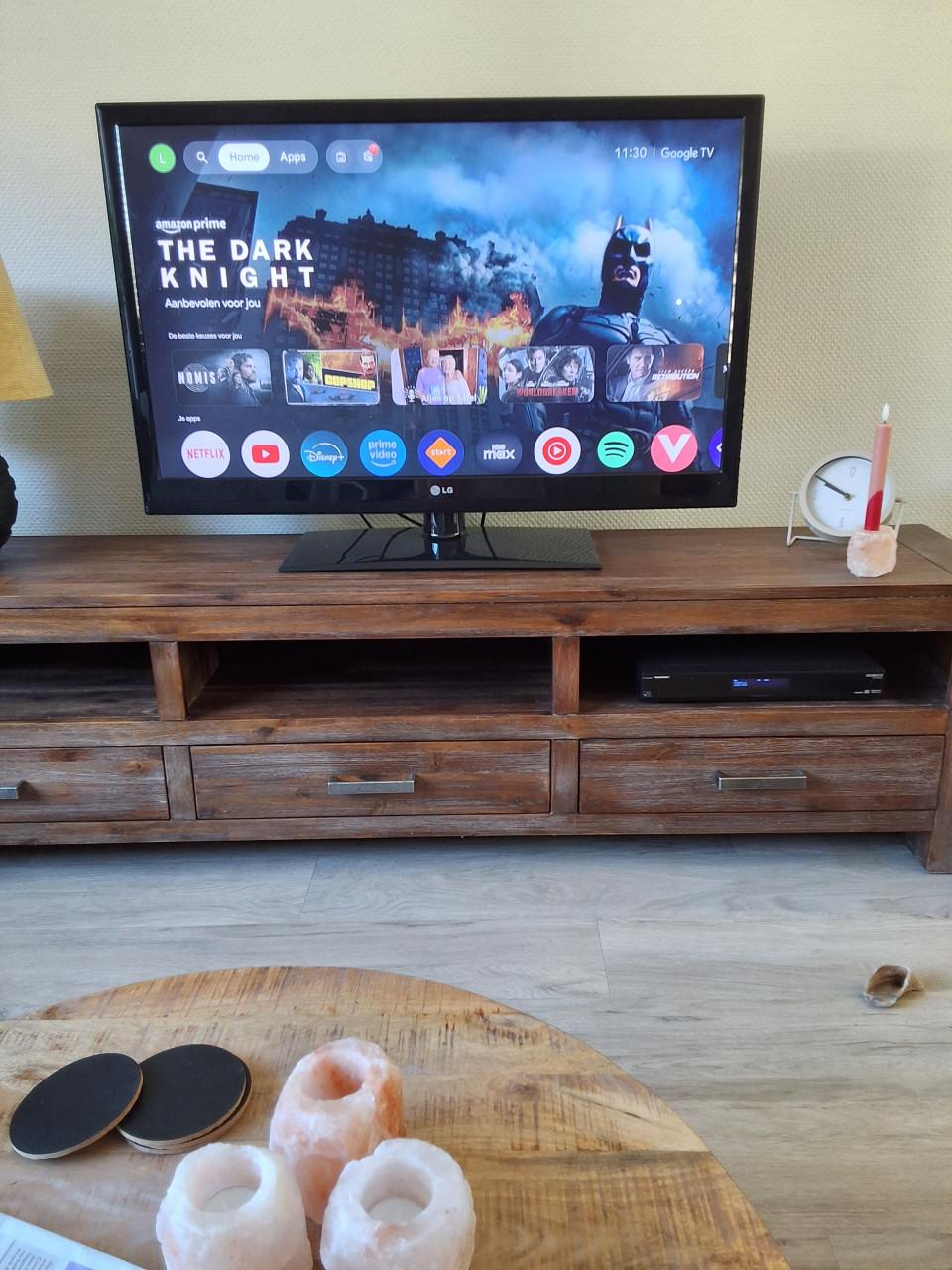 LG led tv diagonaal 110cm doet nog zeer goed.