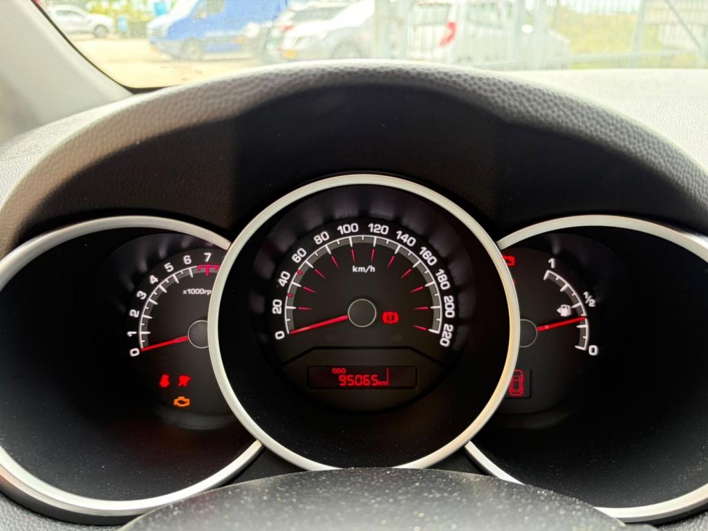 Kia Venga 1.6 cvvt executivel.