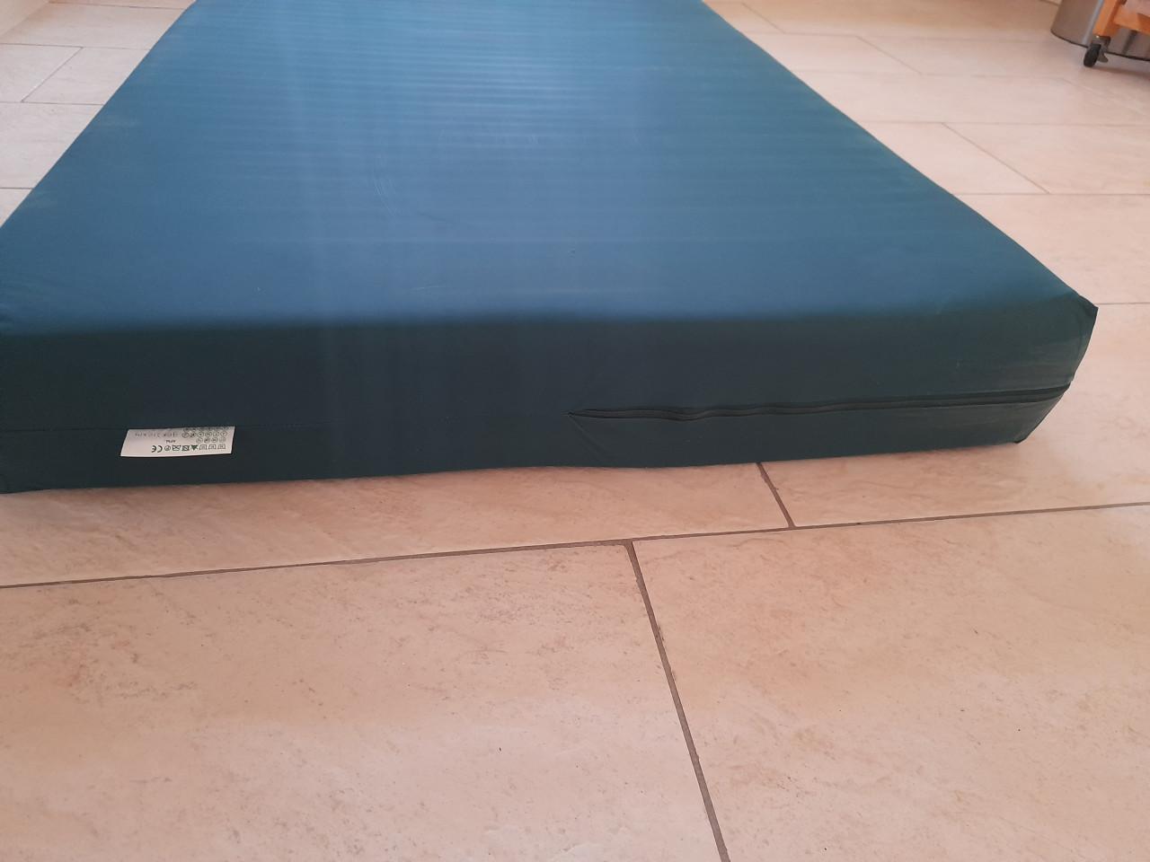 Matras anti decubitus 90 x 204  (in goede staat )