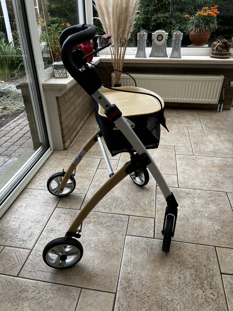 Zo goed als nieuw lichtgewicht rollator