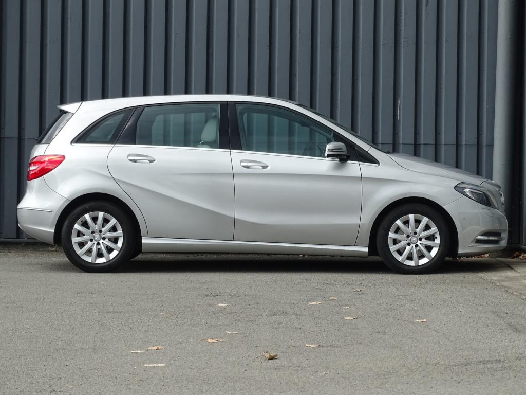 Mercedes-Benz B-Klasse 200 ambition automaat | leder | navi