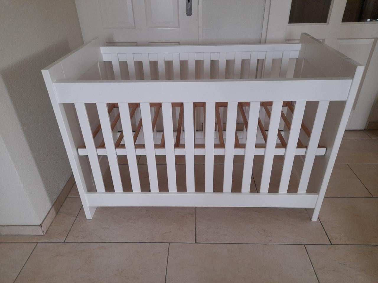 Bopita Ledikantje (in goede staat ) in hoogte verstelbaar!